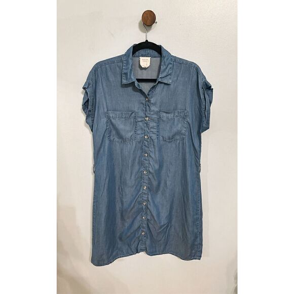 Francesca’s Harper Denim Dress - Picture 4 of 15